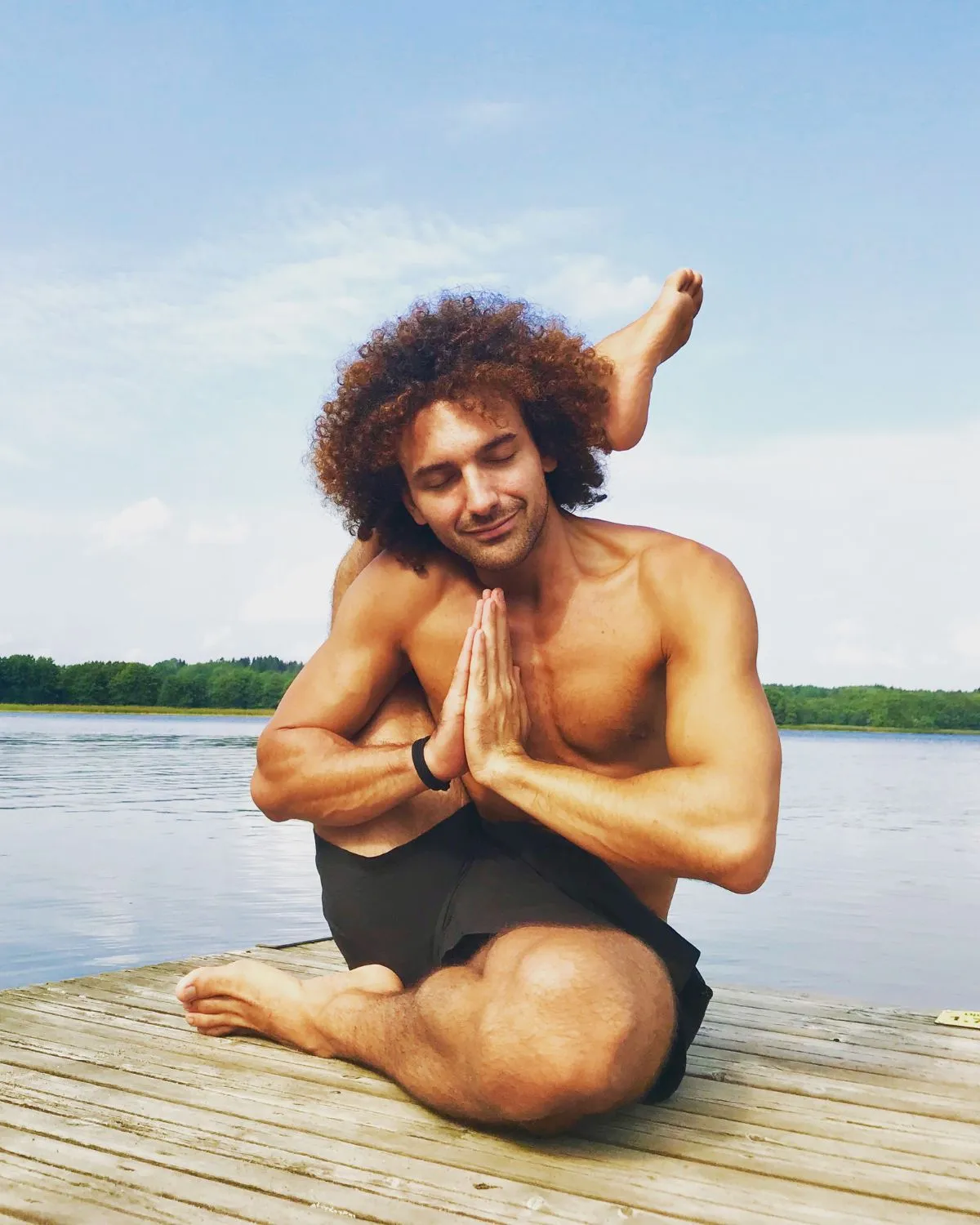Pratica di yoga come esperienza di presenza e ascolto